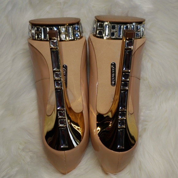 EUC Boutique 9 Nosey Platform Patent Leather Heels - Picture 8 of 8